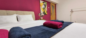 Old Town Central Apartment with 4 private bedrooms for up to 14 people
